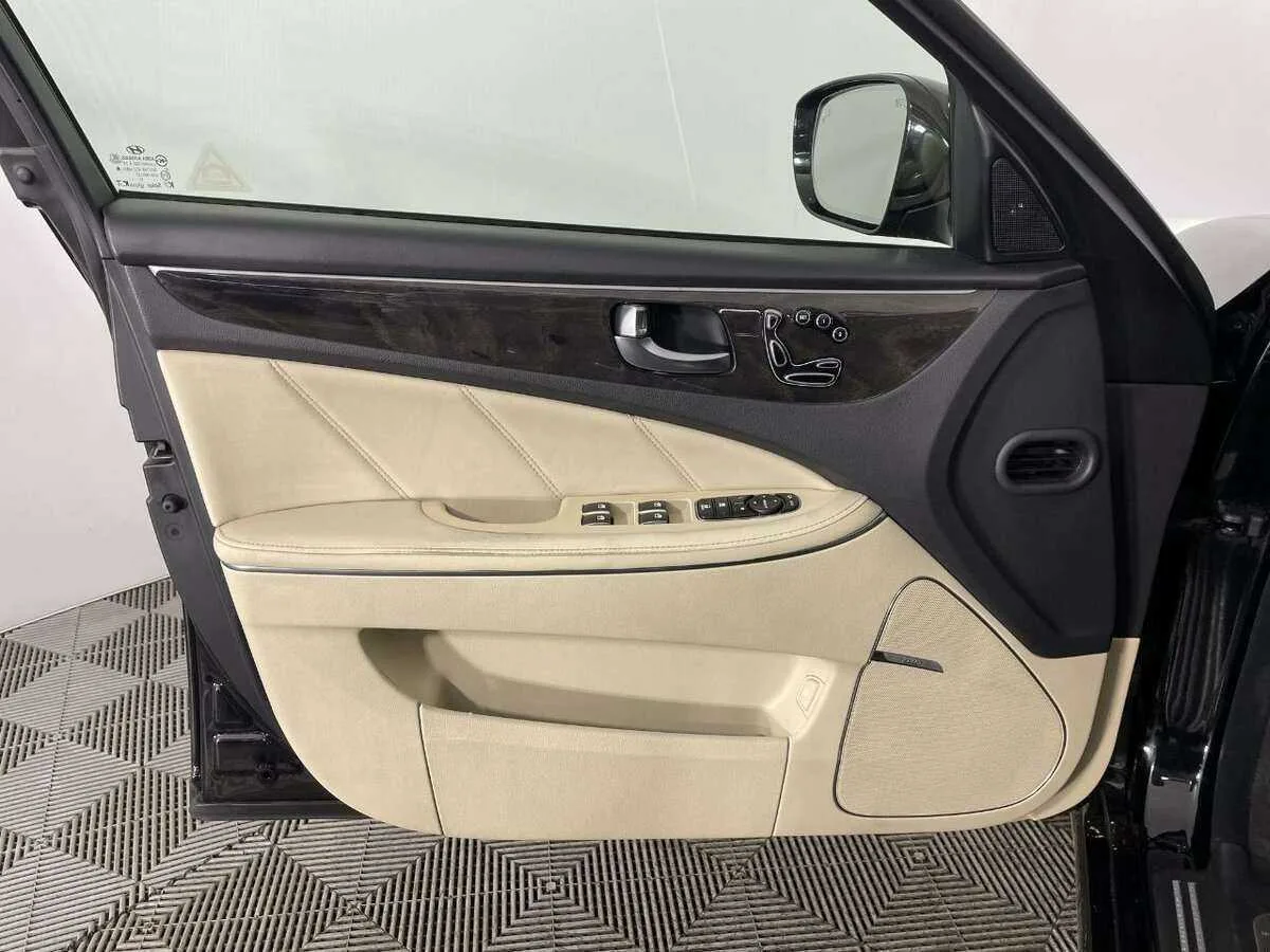 Hyundai Equus