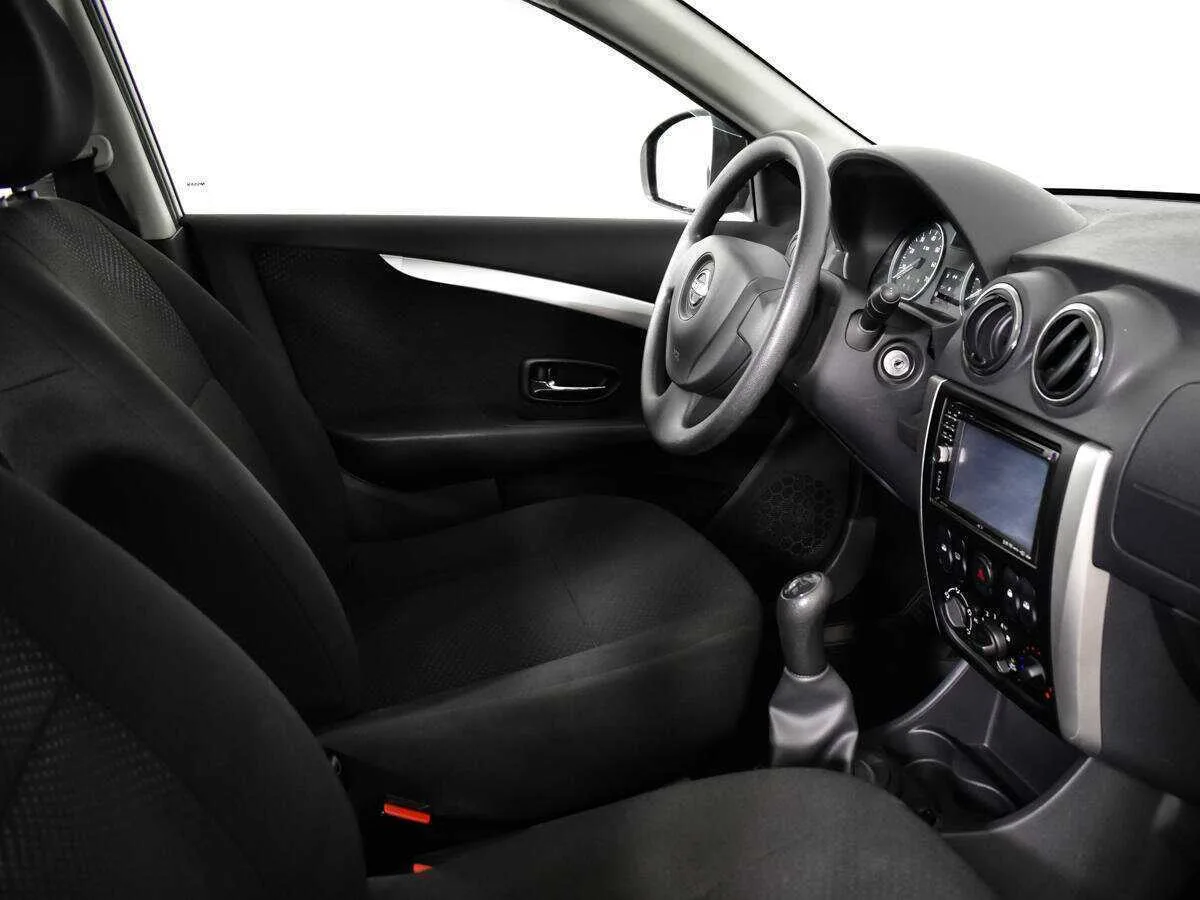 Nissan Almera