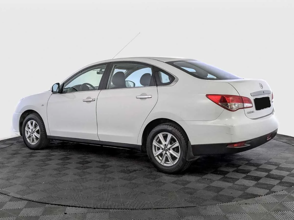Nissan Almera