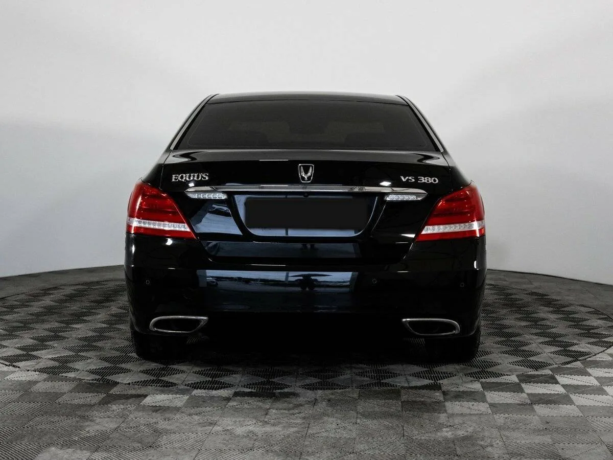 Hyundai Equus