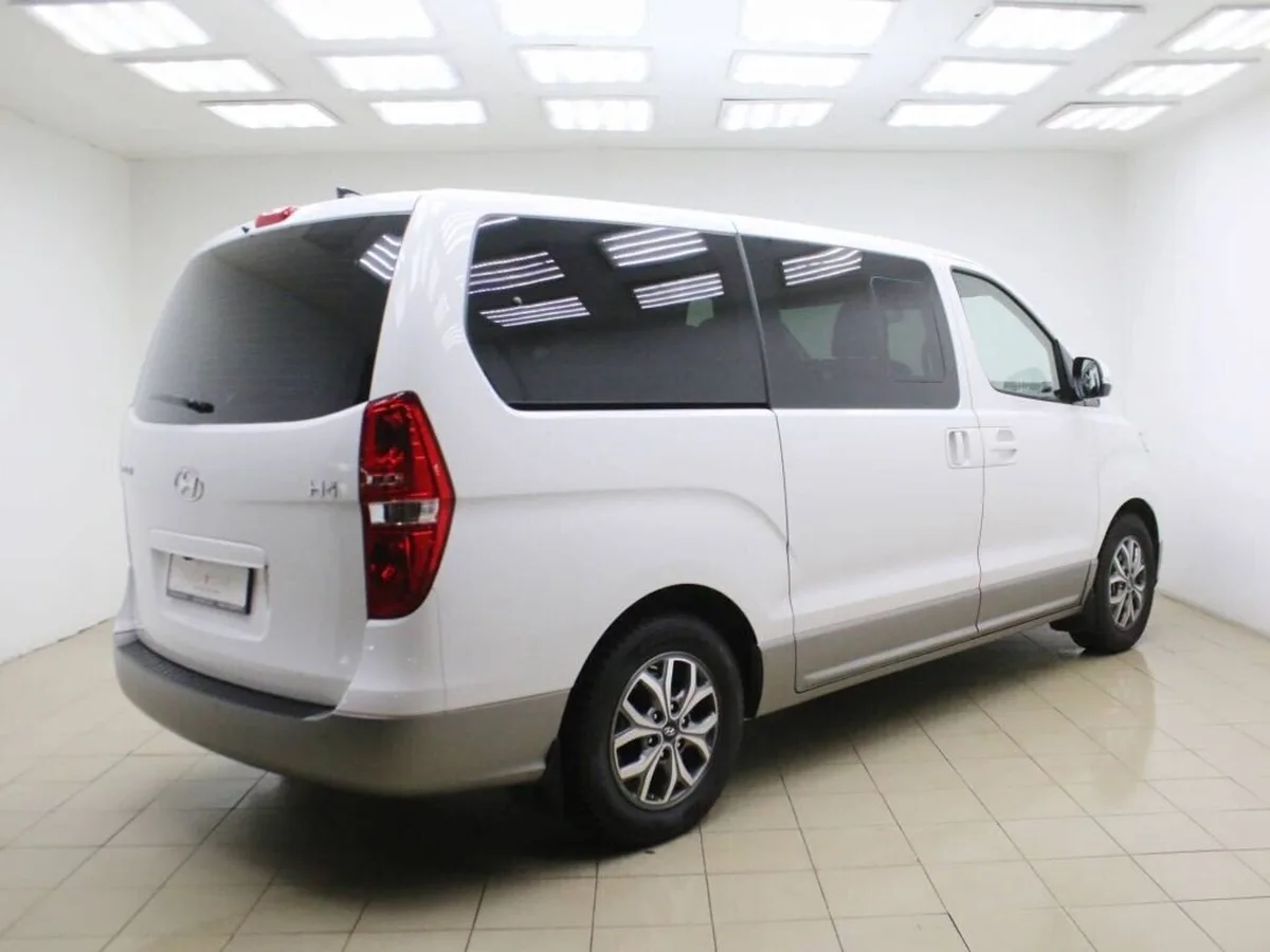 Hyundai H-1
