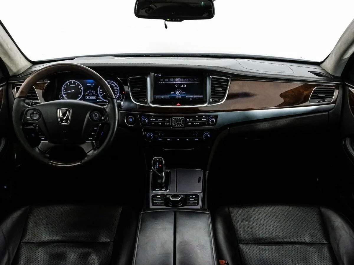 Hyundai Equus