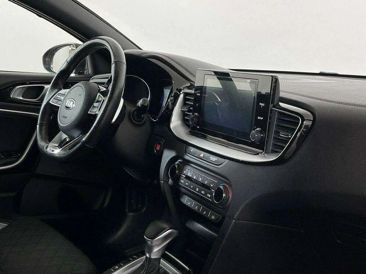 Kia Proceed
