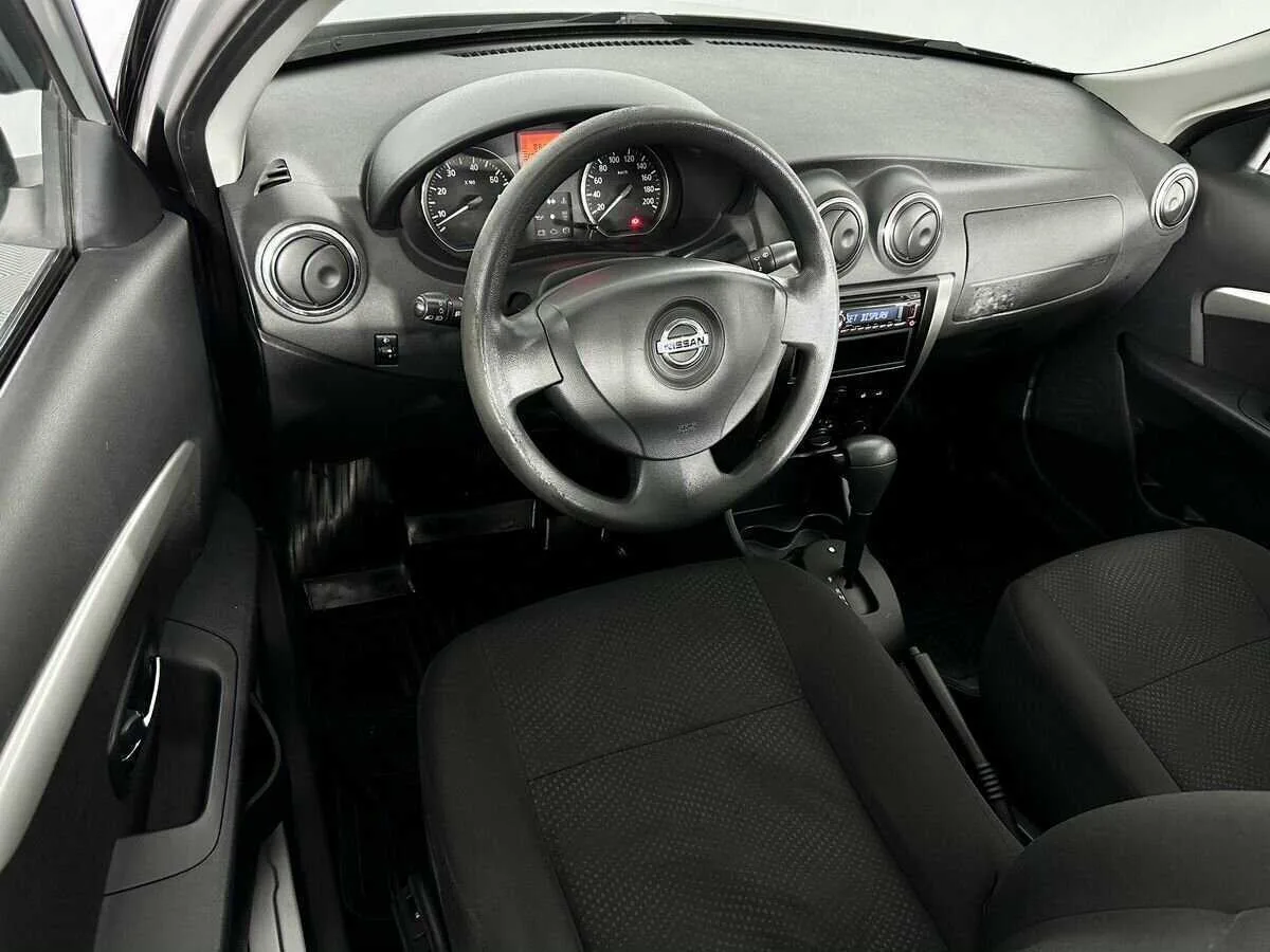 Nissan Almera