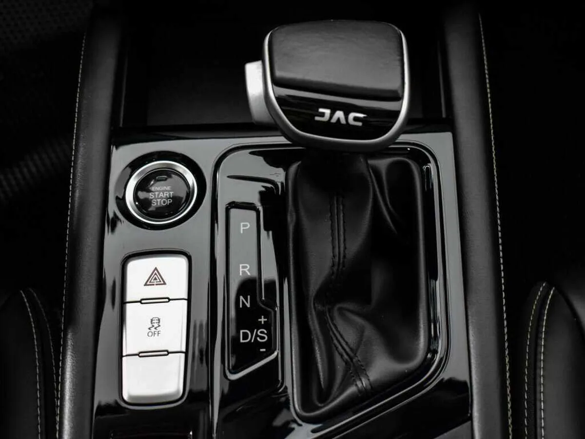 JAC J7