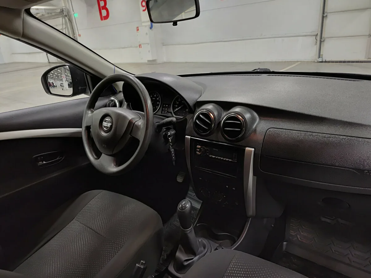 Nissan Almera