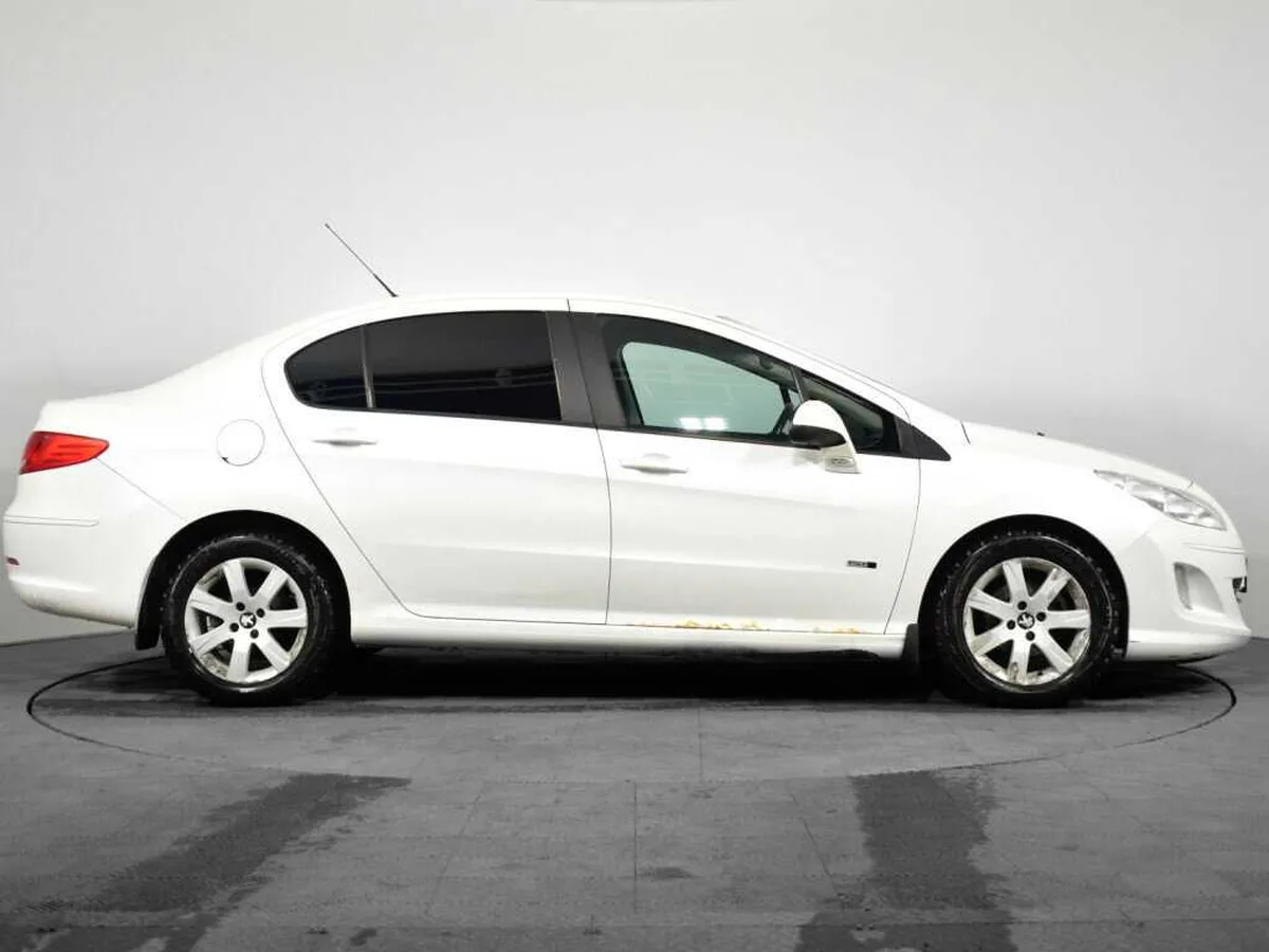 Peugeot 408
