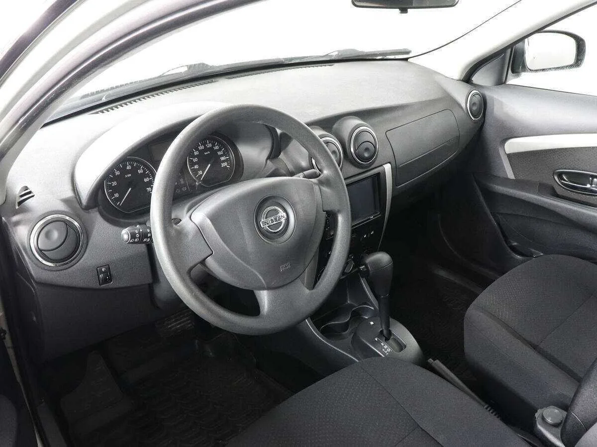 Nissan Almera
