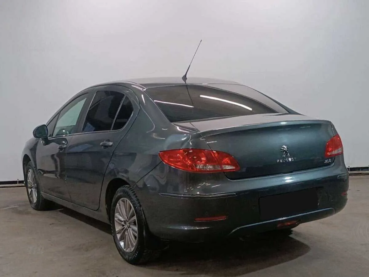 Peugeot 408