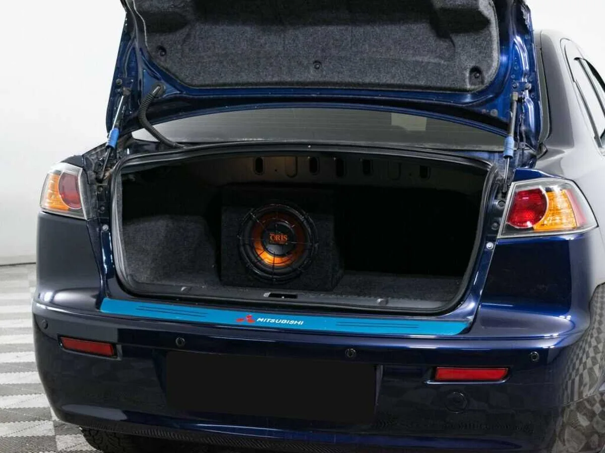 Mitsubishi Lancer
