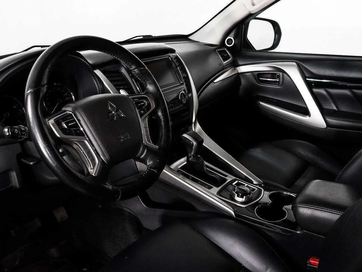 Mitsubishi Pajero Sport
