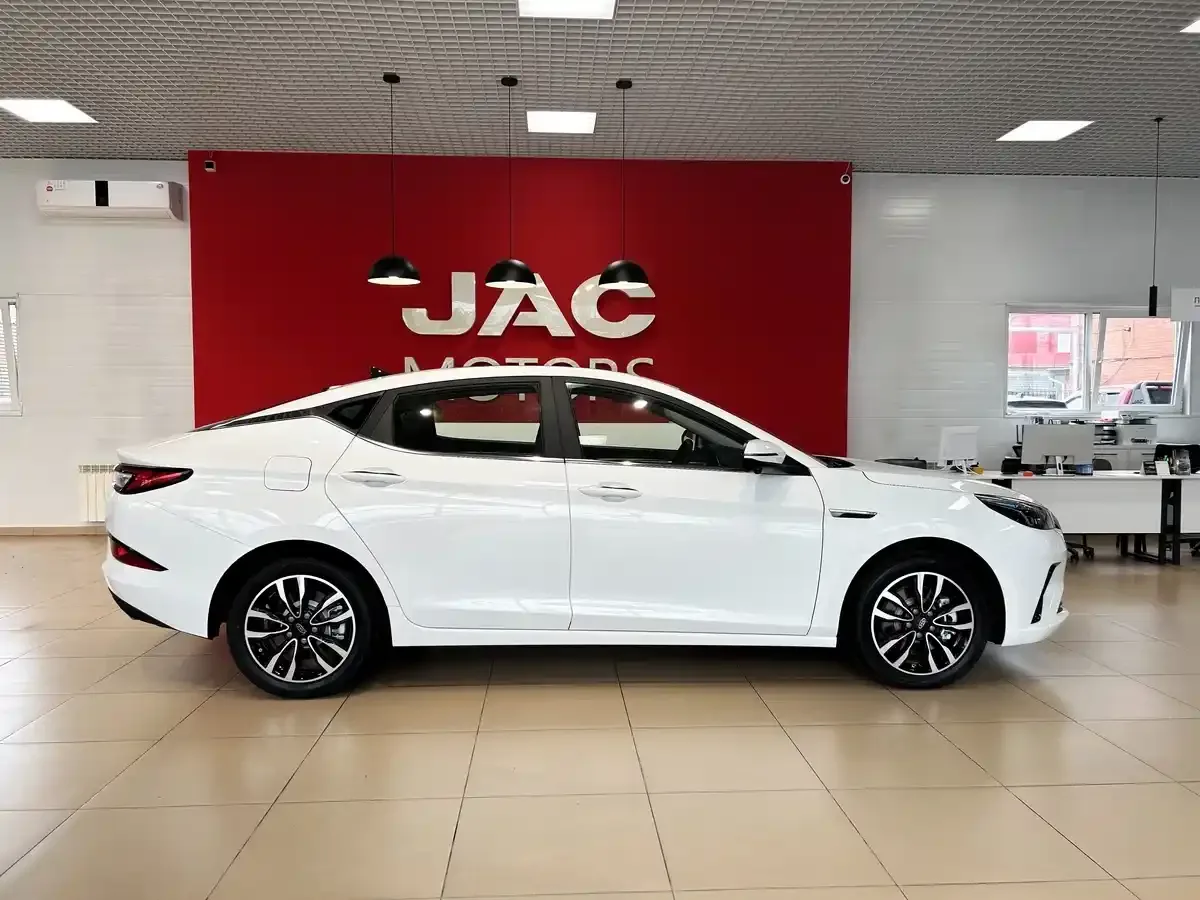 JAC J7