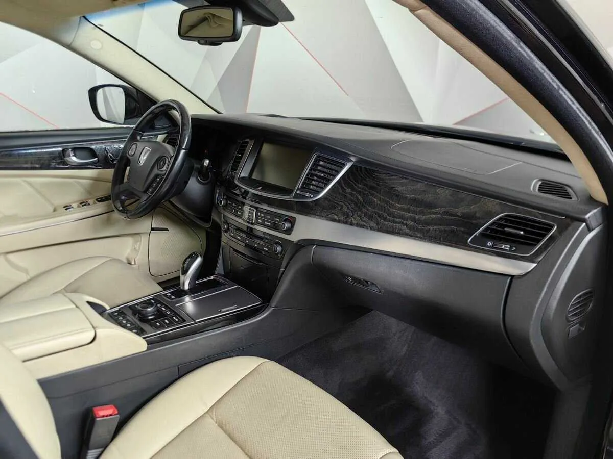 Hyundai Equus