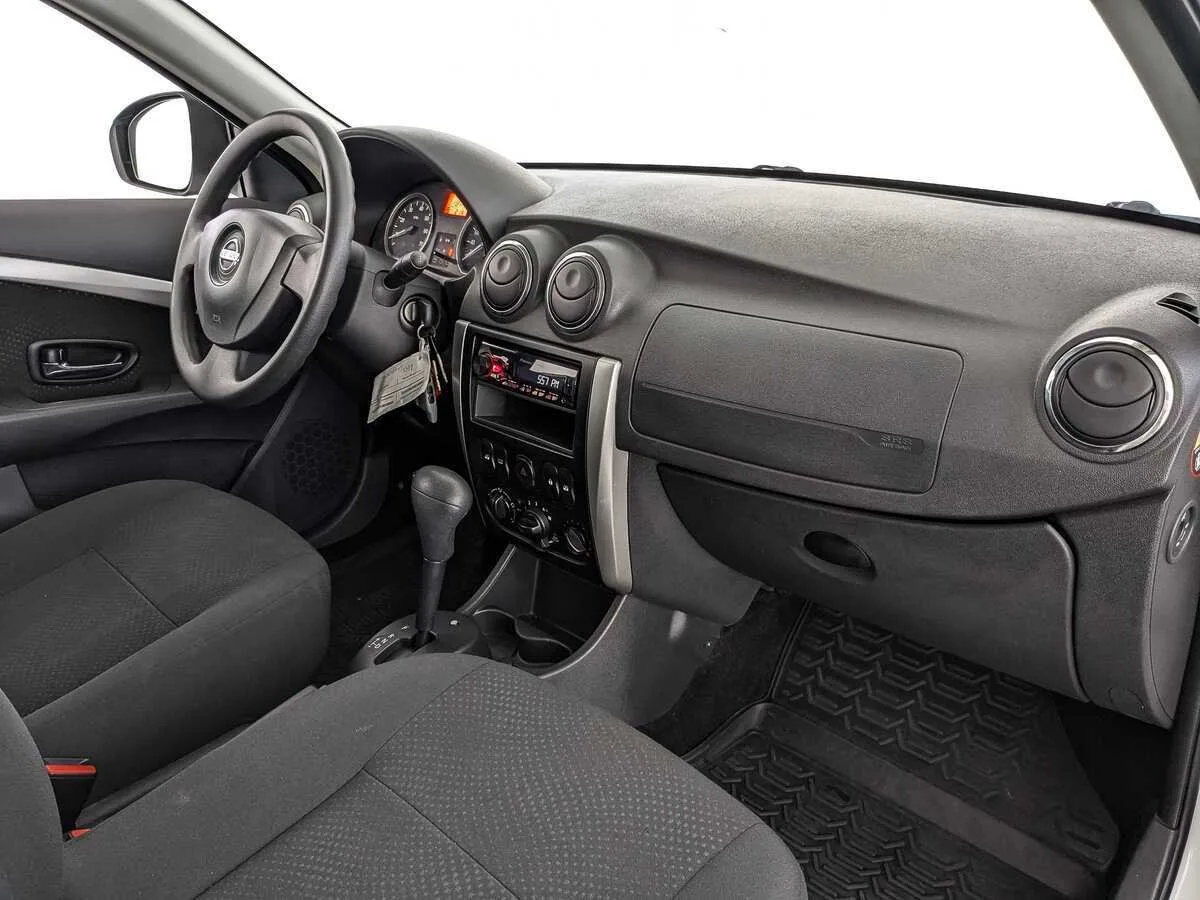 Nissan Almera
