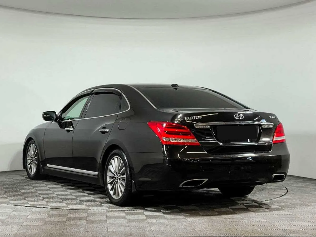 Hyundai Equus