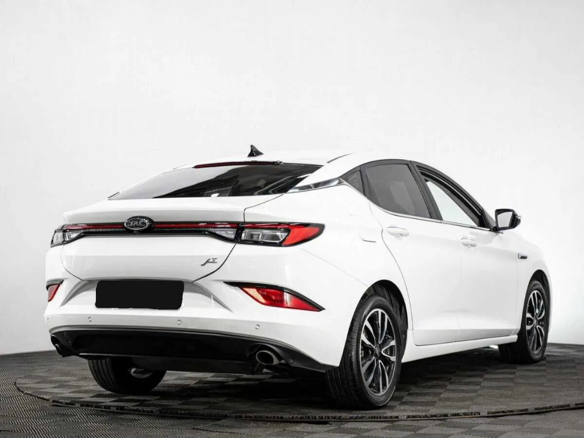 JAC J7
