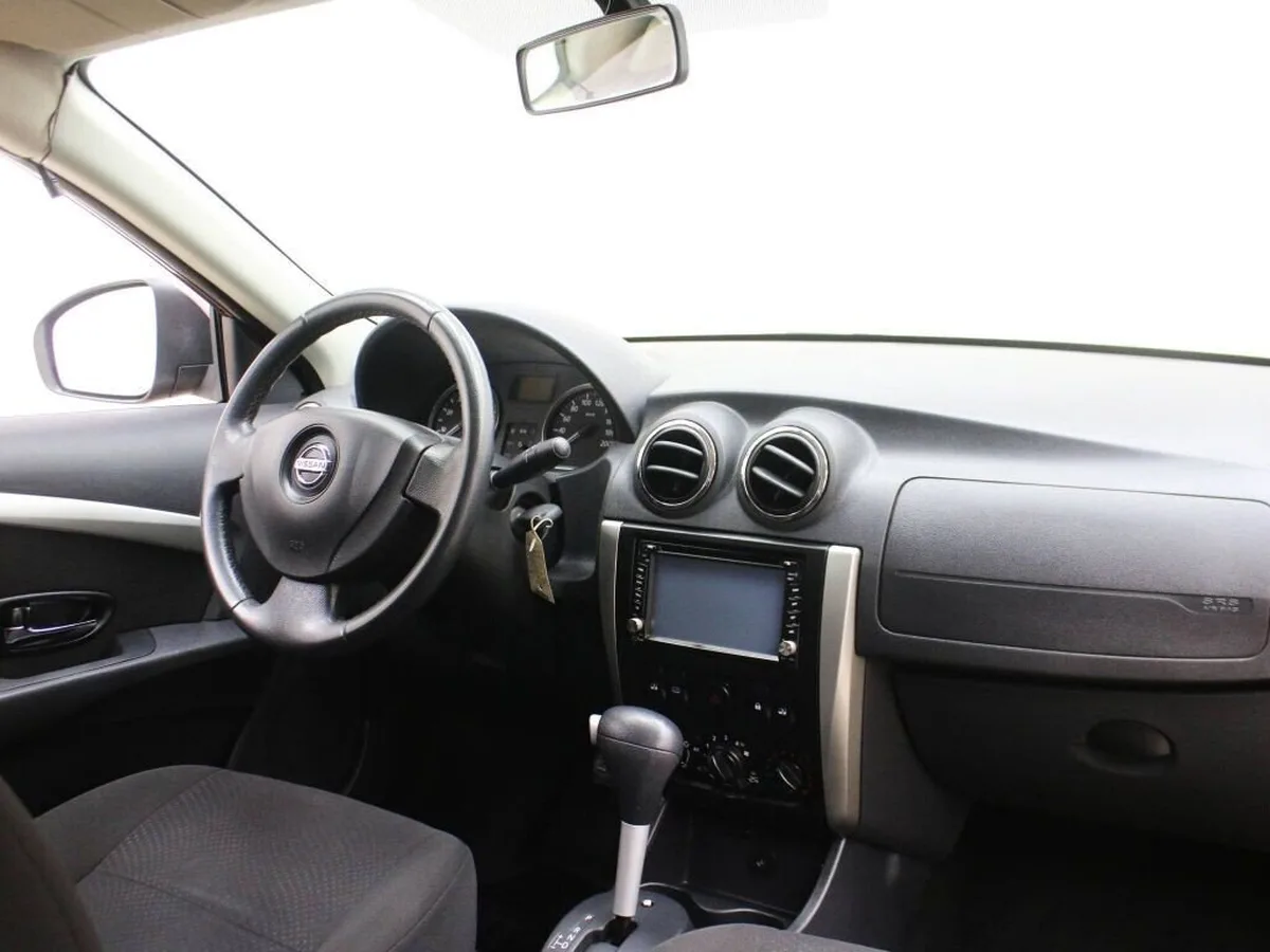 Nissan Almera