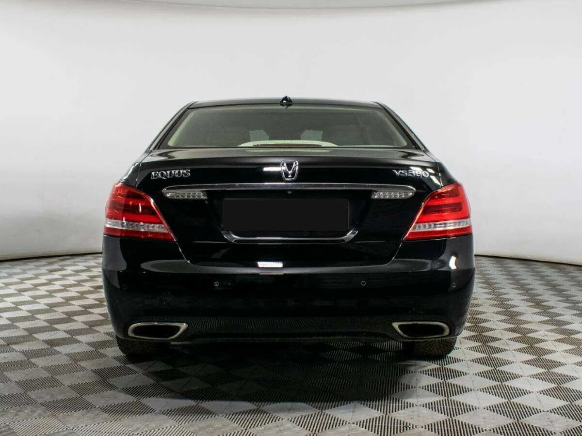 Hyundai Equus