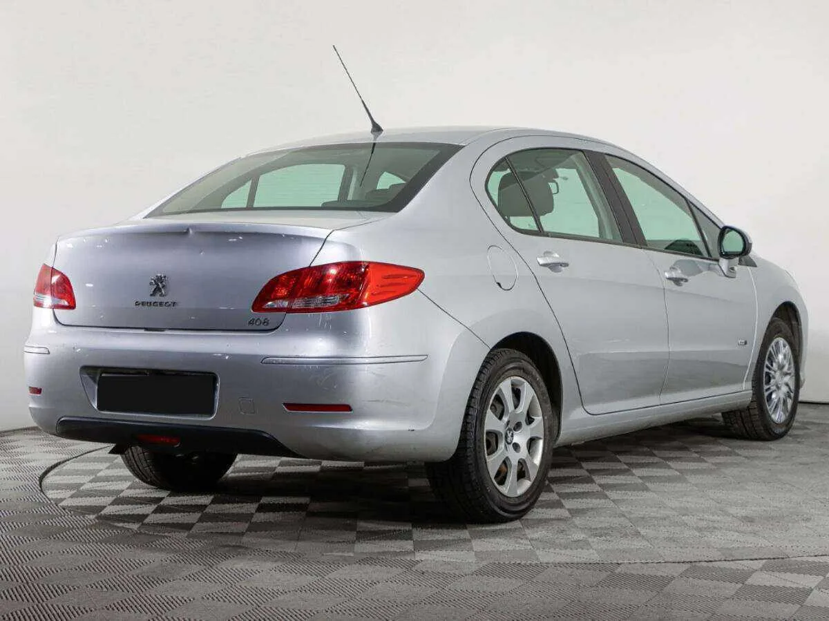 Peugeot 408