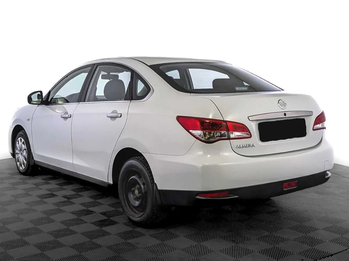 Nissan Almera