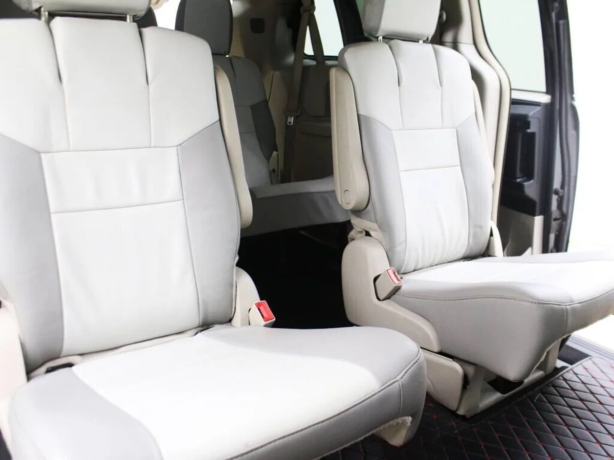 Chrysler Town &amp; Country