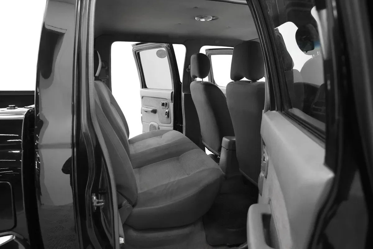 Nissan NP300