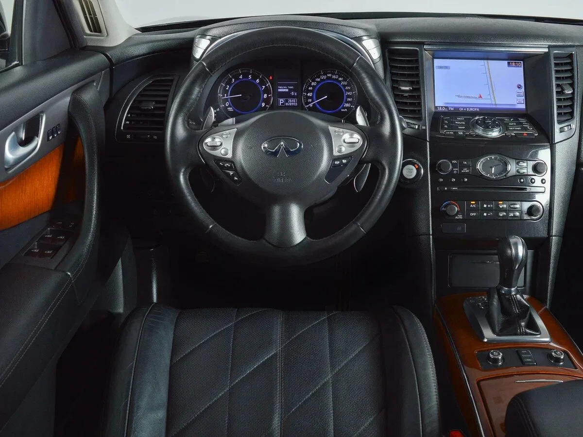 Infiniti QX70