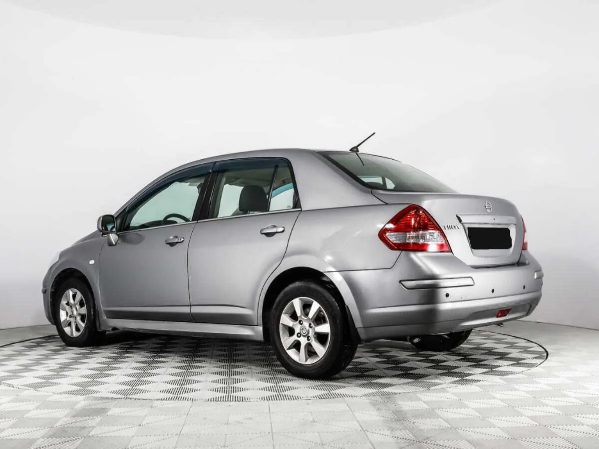 Nissan Tiida