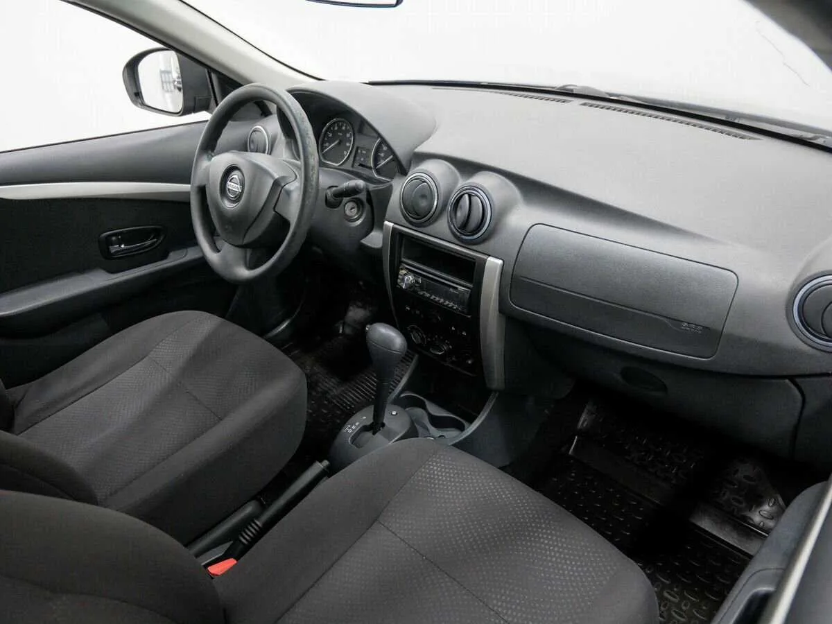 Nissan Almera