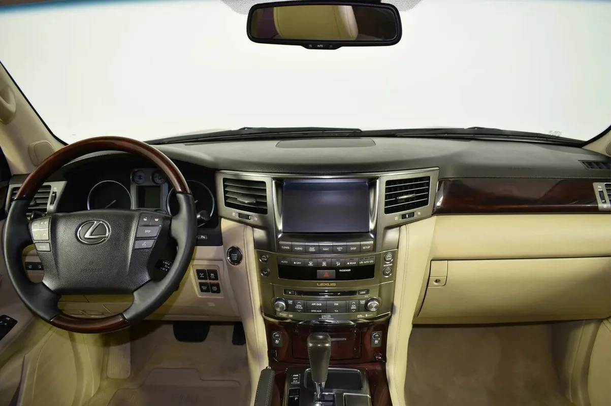 Lexus LX