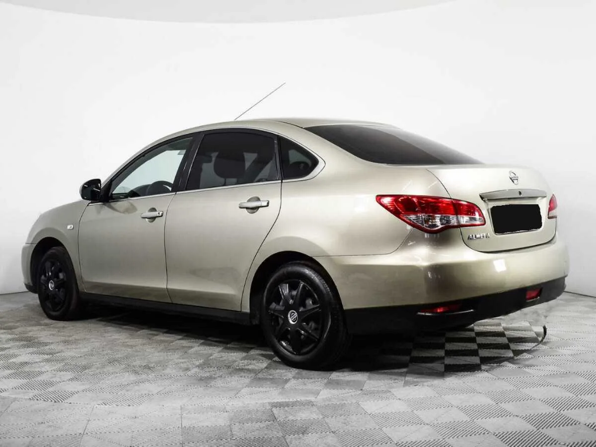 Nissan Almera