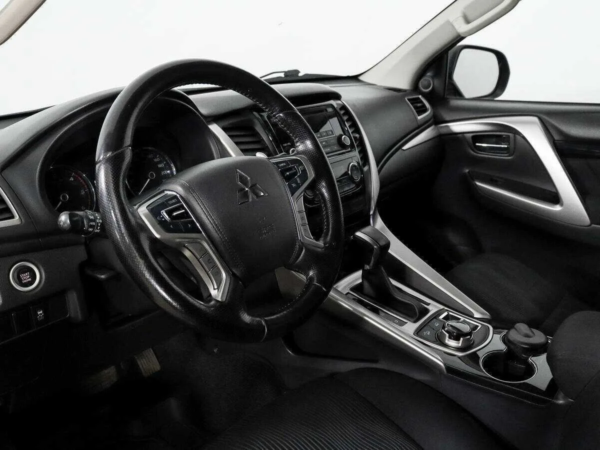 Mitsubishi Pajero Sport
