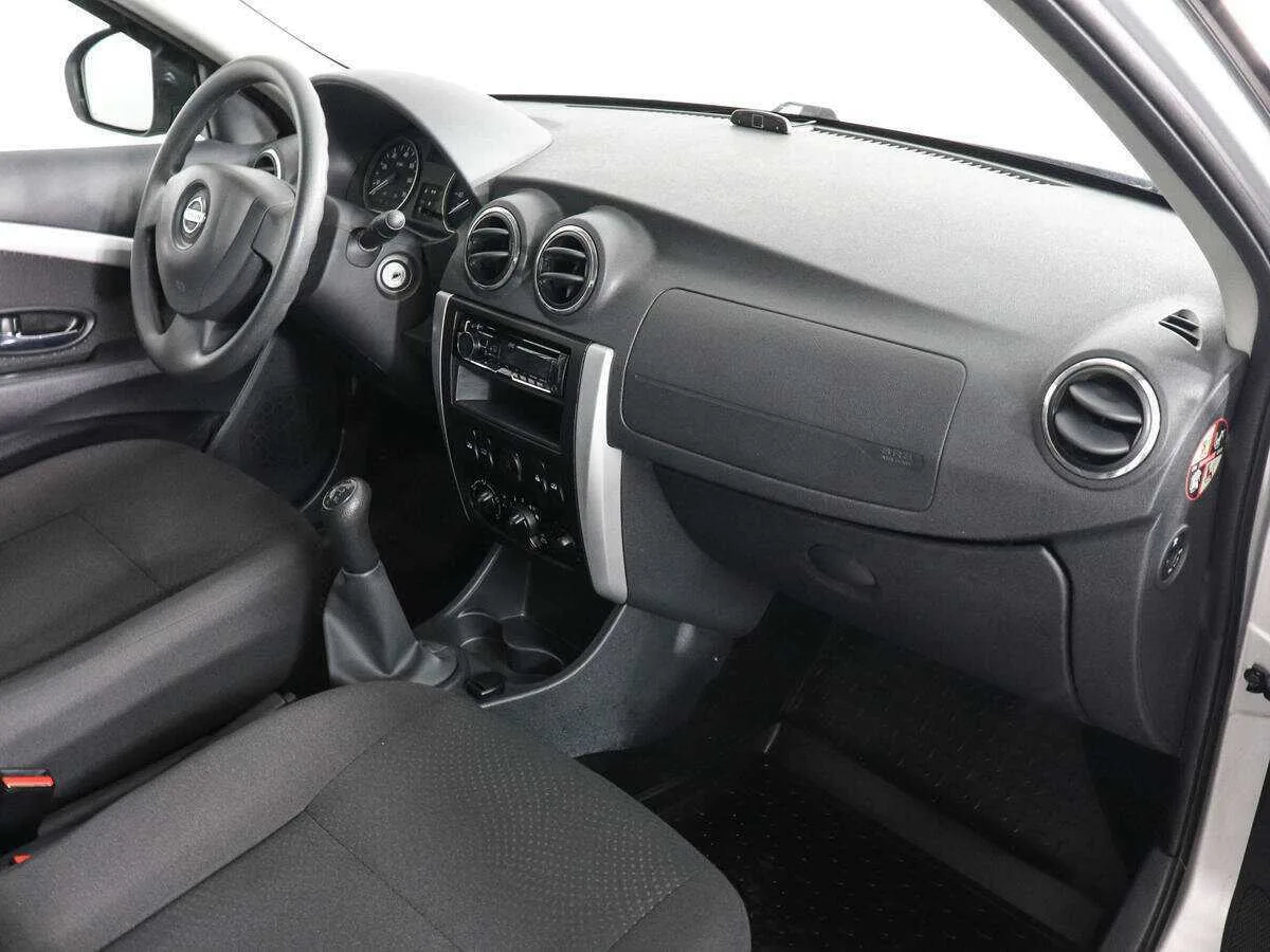 Nissan Almera