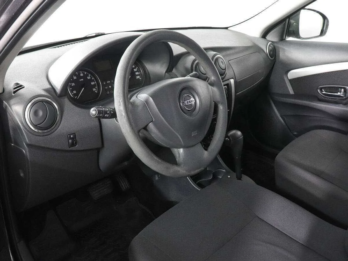 Nissan Almera