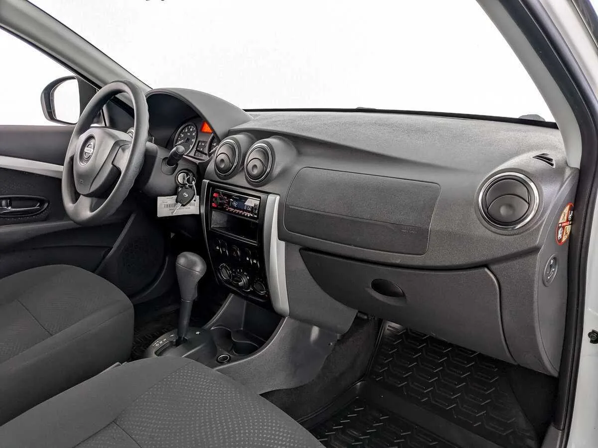 Nissan Almera