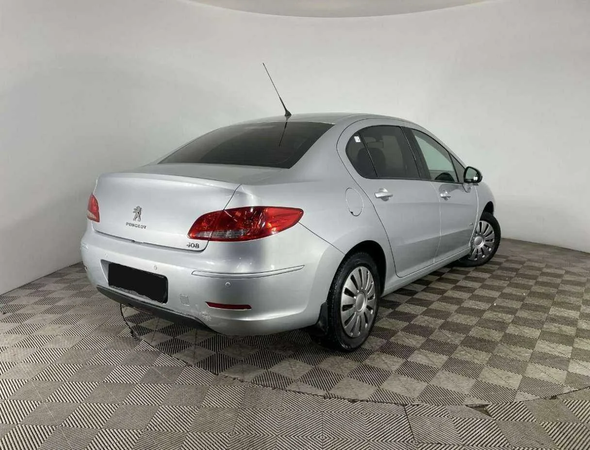 Peugeot 408