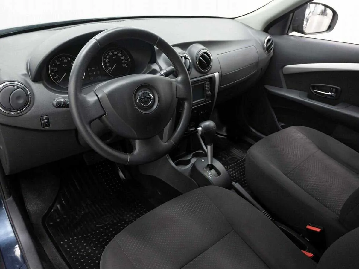 Nissan Almera
