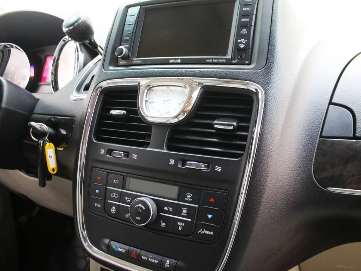 Chrysler Town &amp; Country