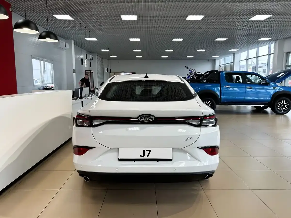 JAC J7