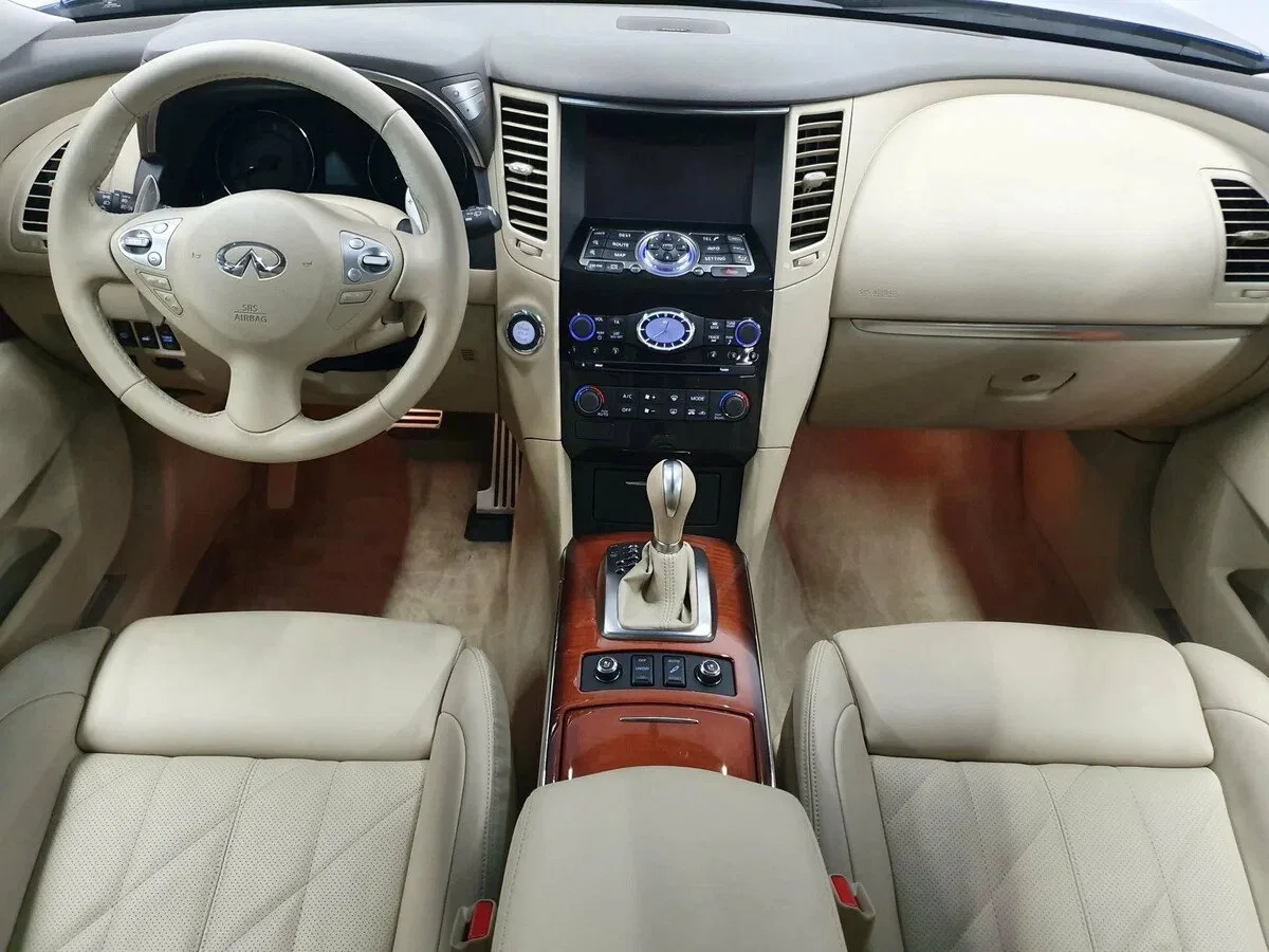 Infiniti QX70