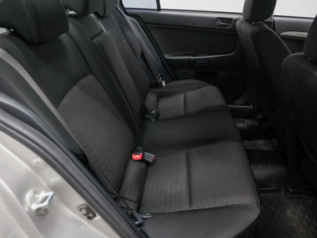 Mitsubishi Lancer