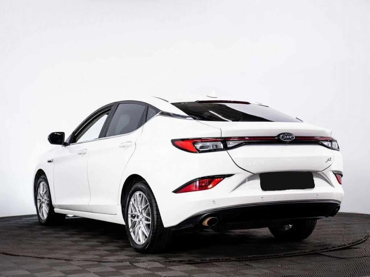 JAC J7