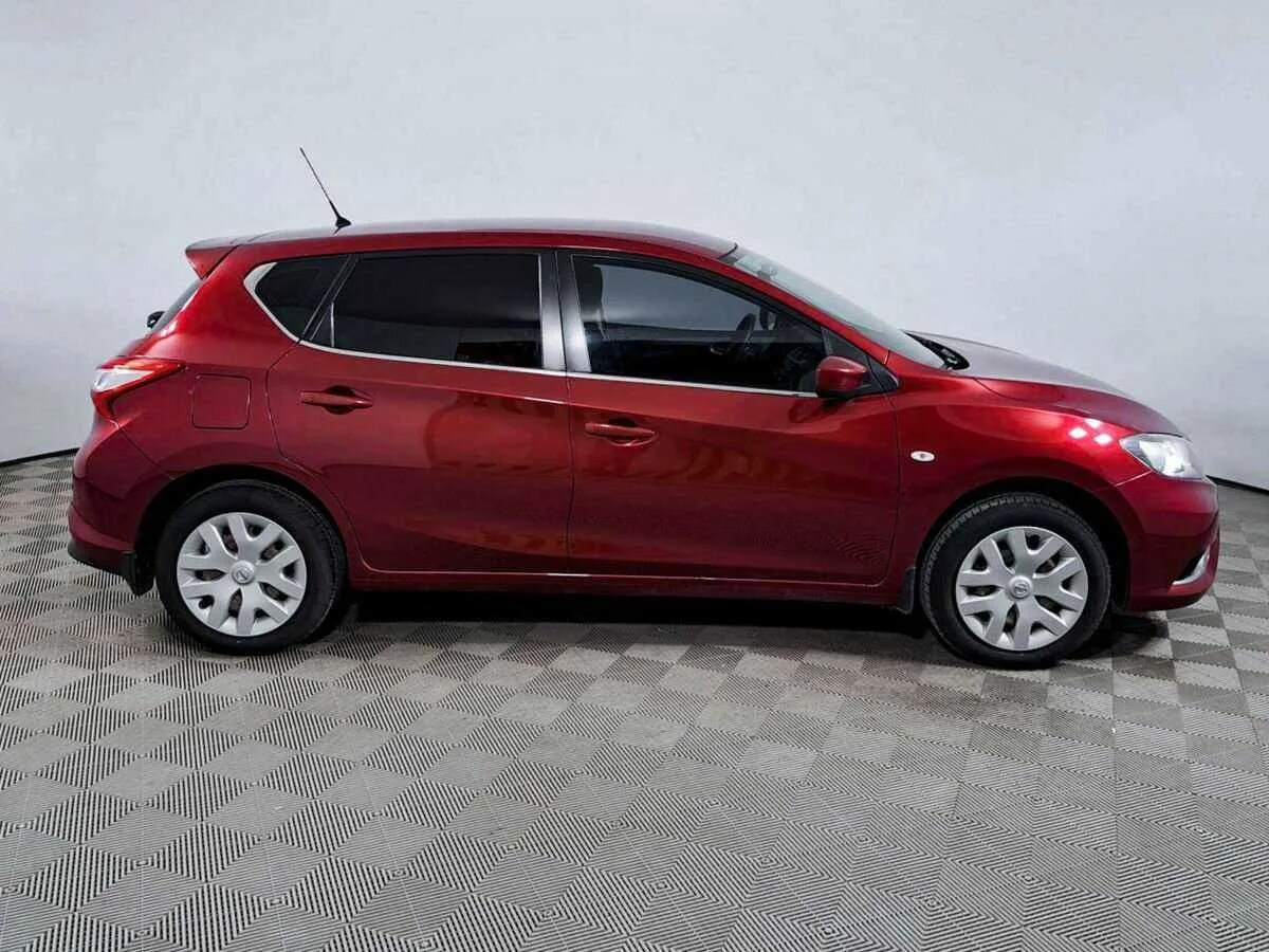 Nissan Tiida