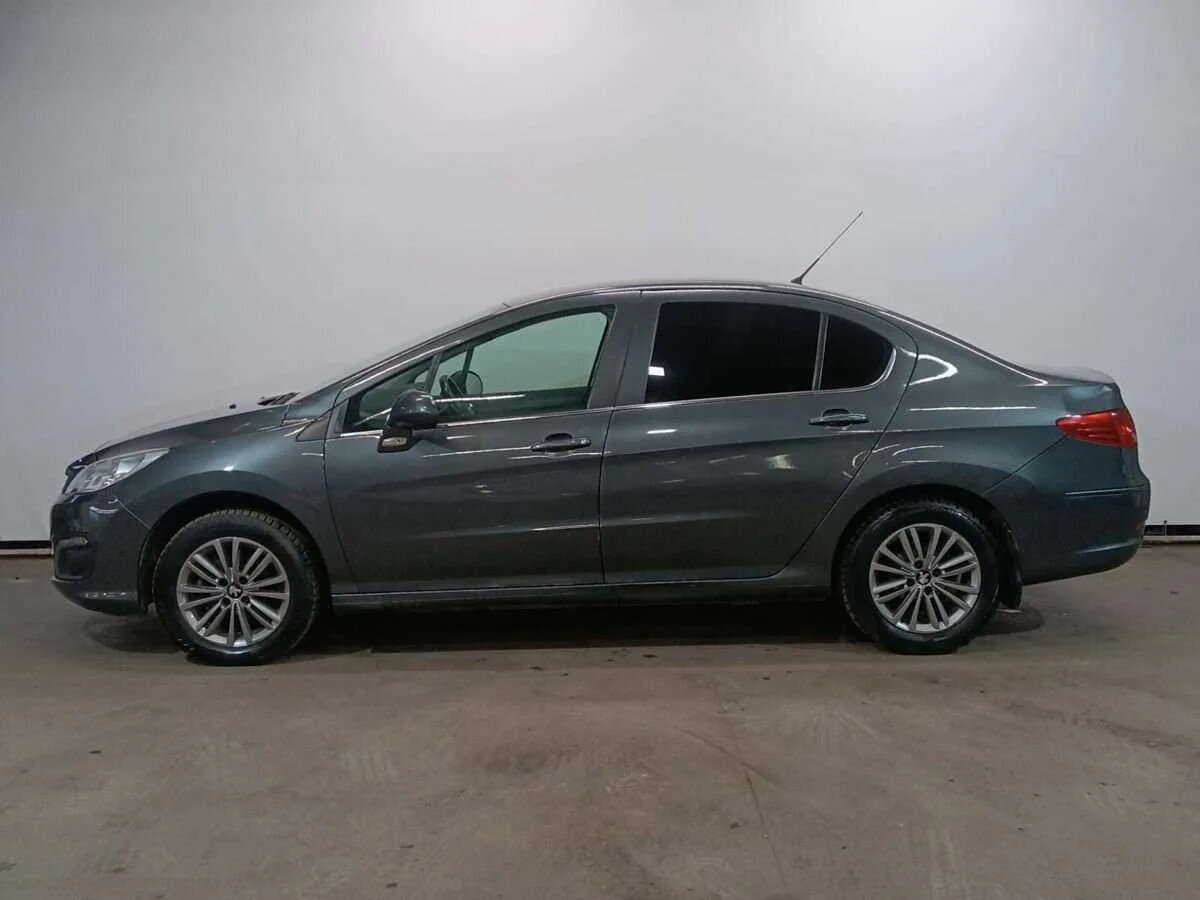 Peugeot 408
