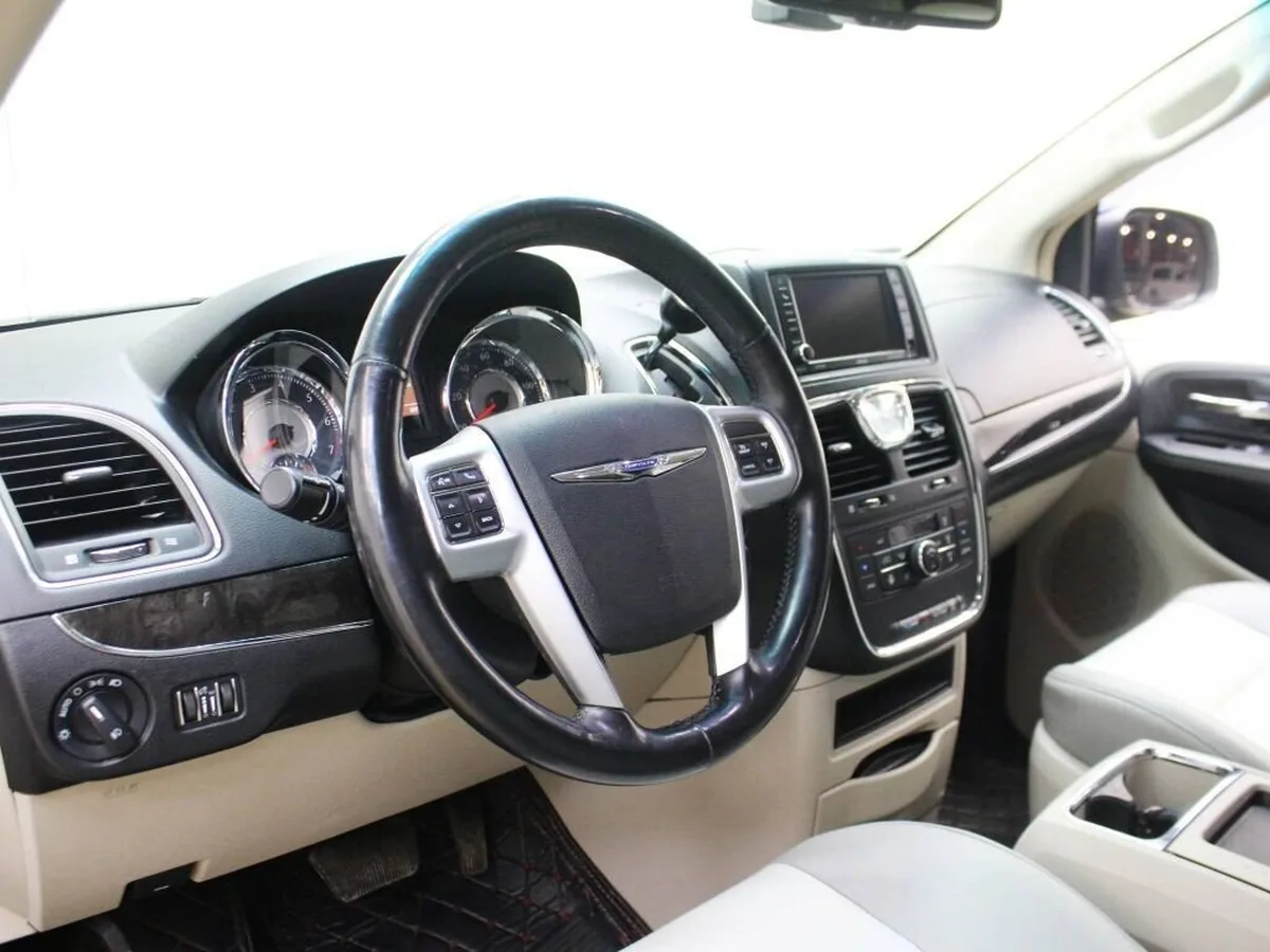 Chrysler Town &amp; Country