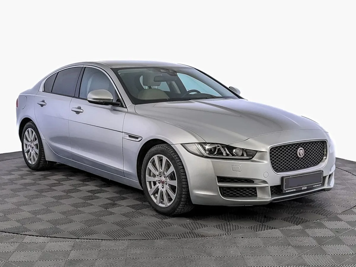 Jaguar XE