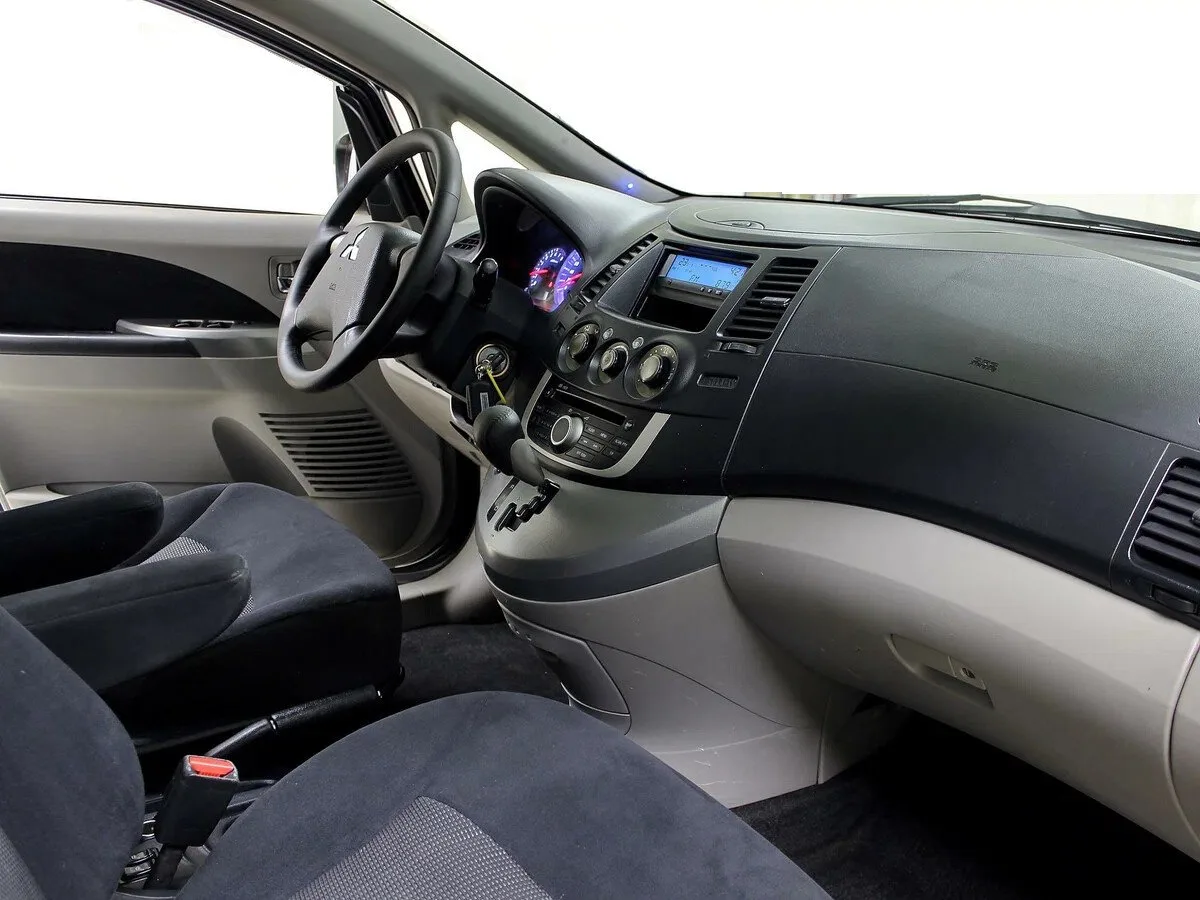 Mitsubishi Grandis