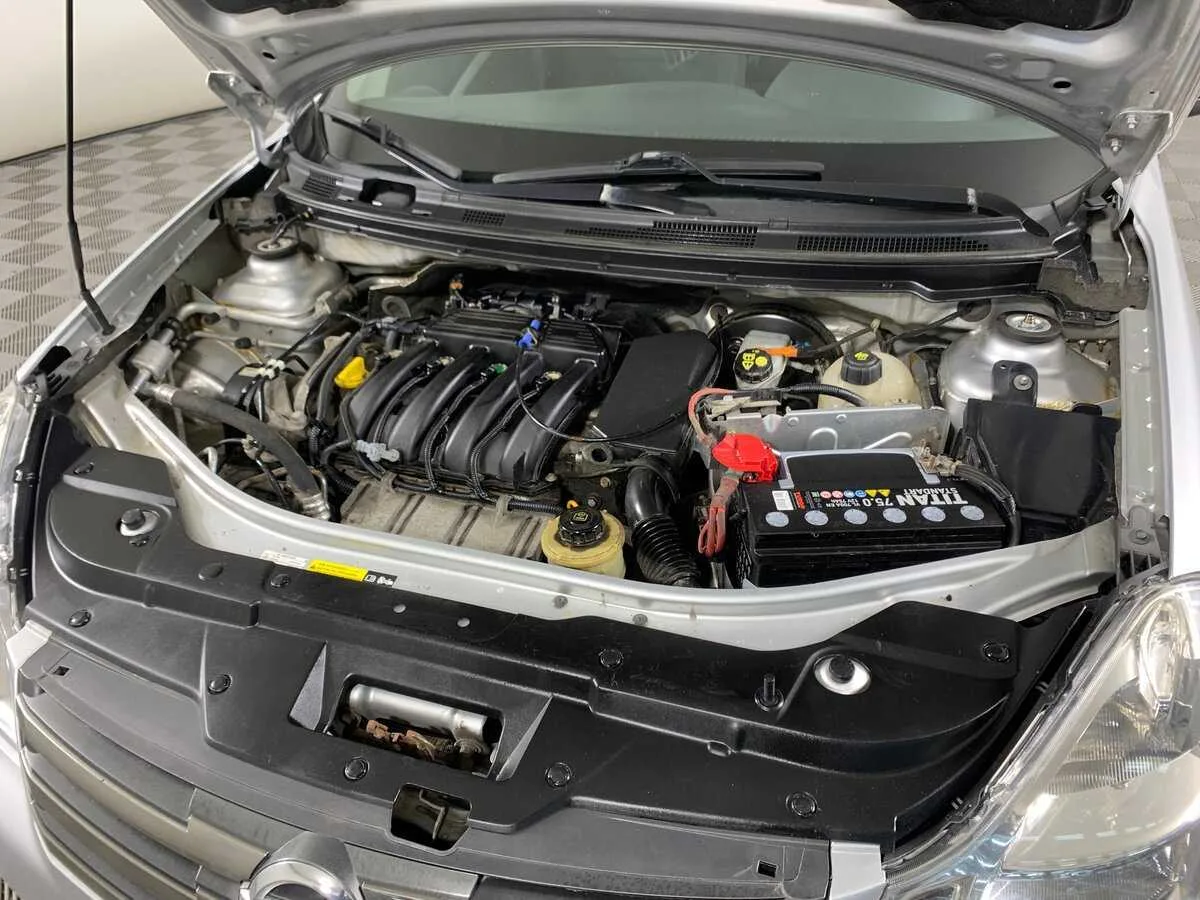 Nissan Almera