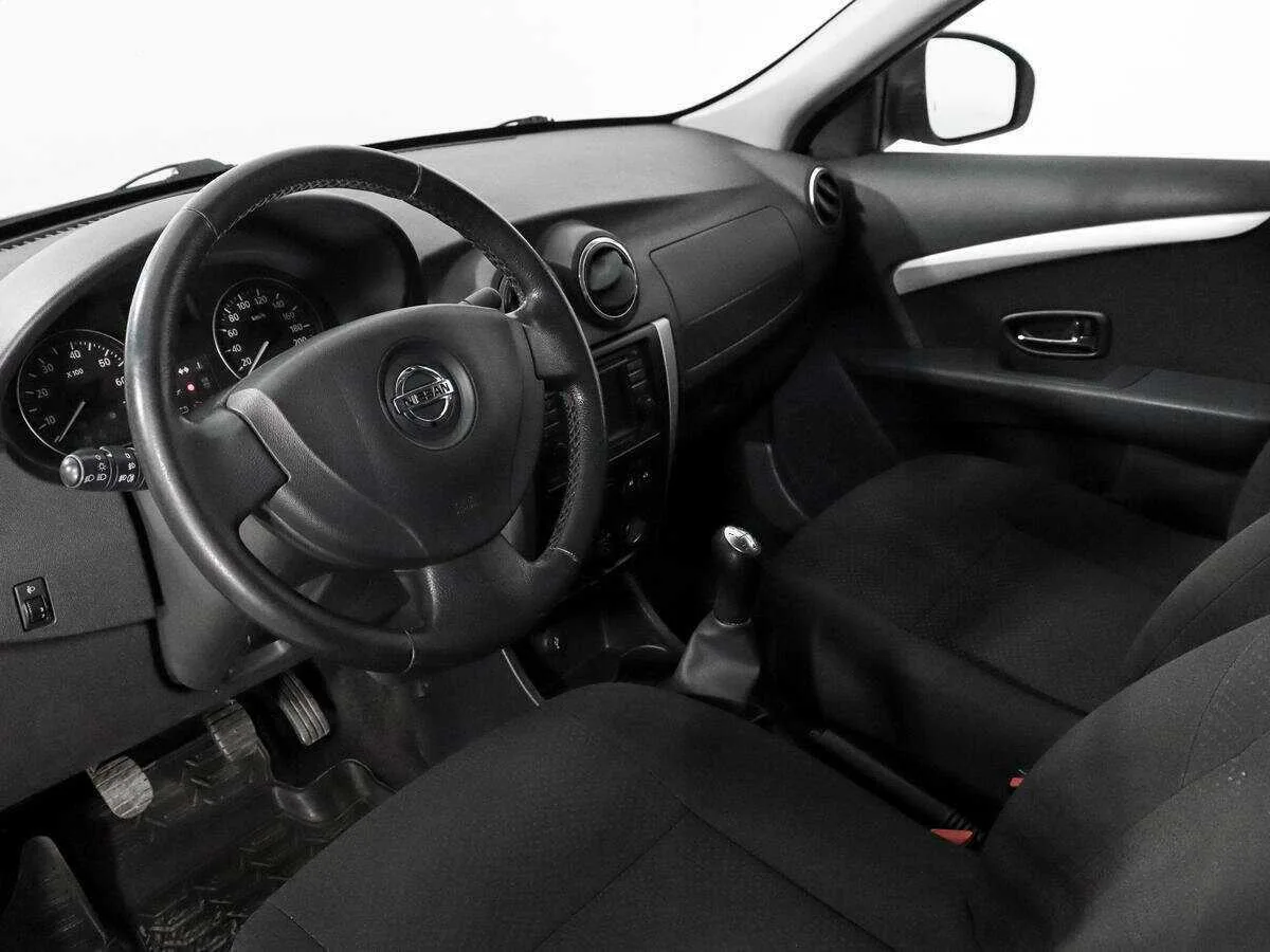 Nissan Almera