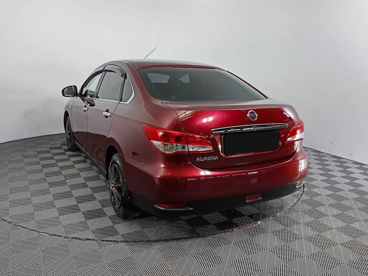 Nissan Almera